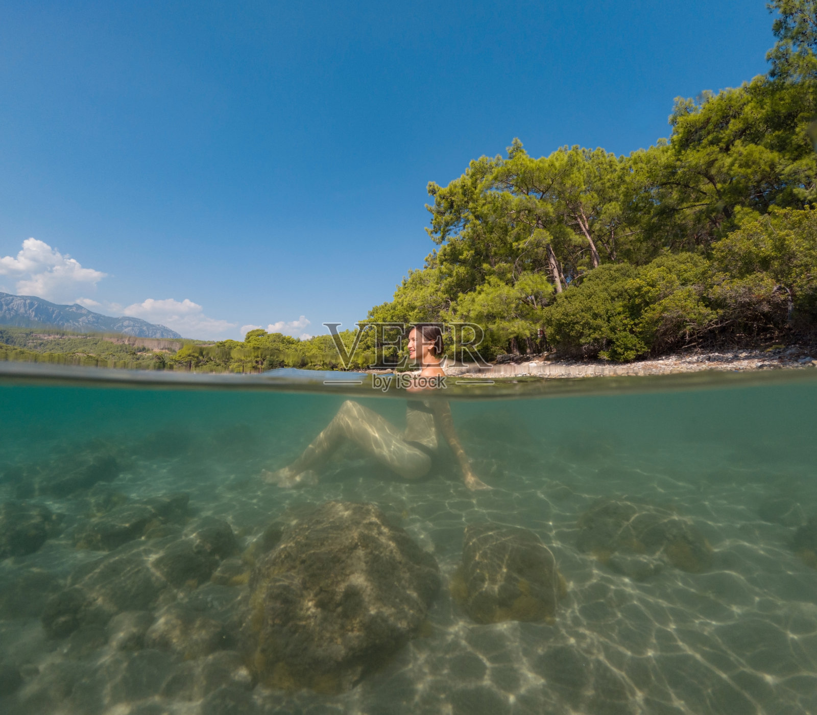 海夏季景观。旅游和度假的概念。照片摄影图片