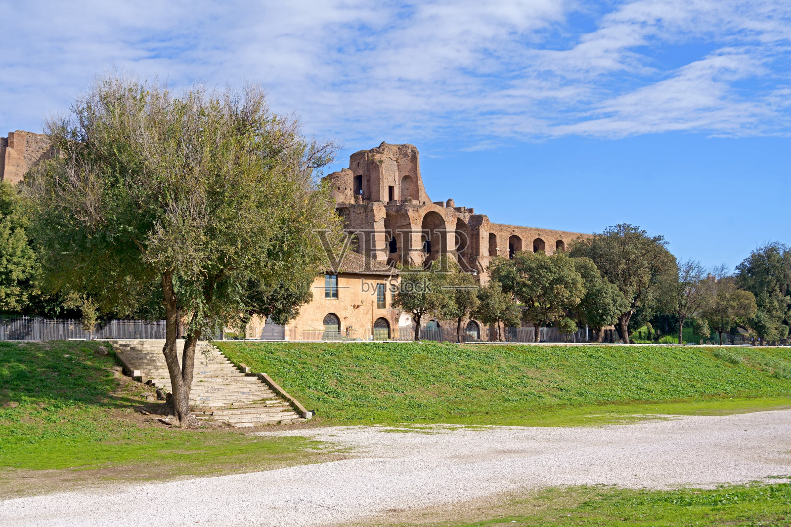 意大利-罗马-马戏马克西姆斯古体育场和废墟在帕拉蒂尼山照片摄影图片