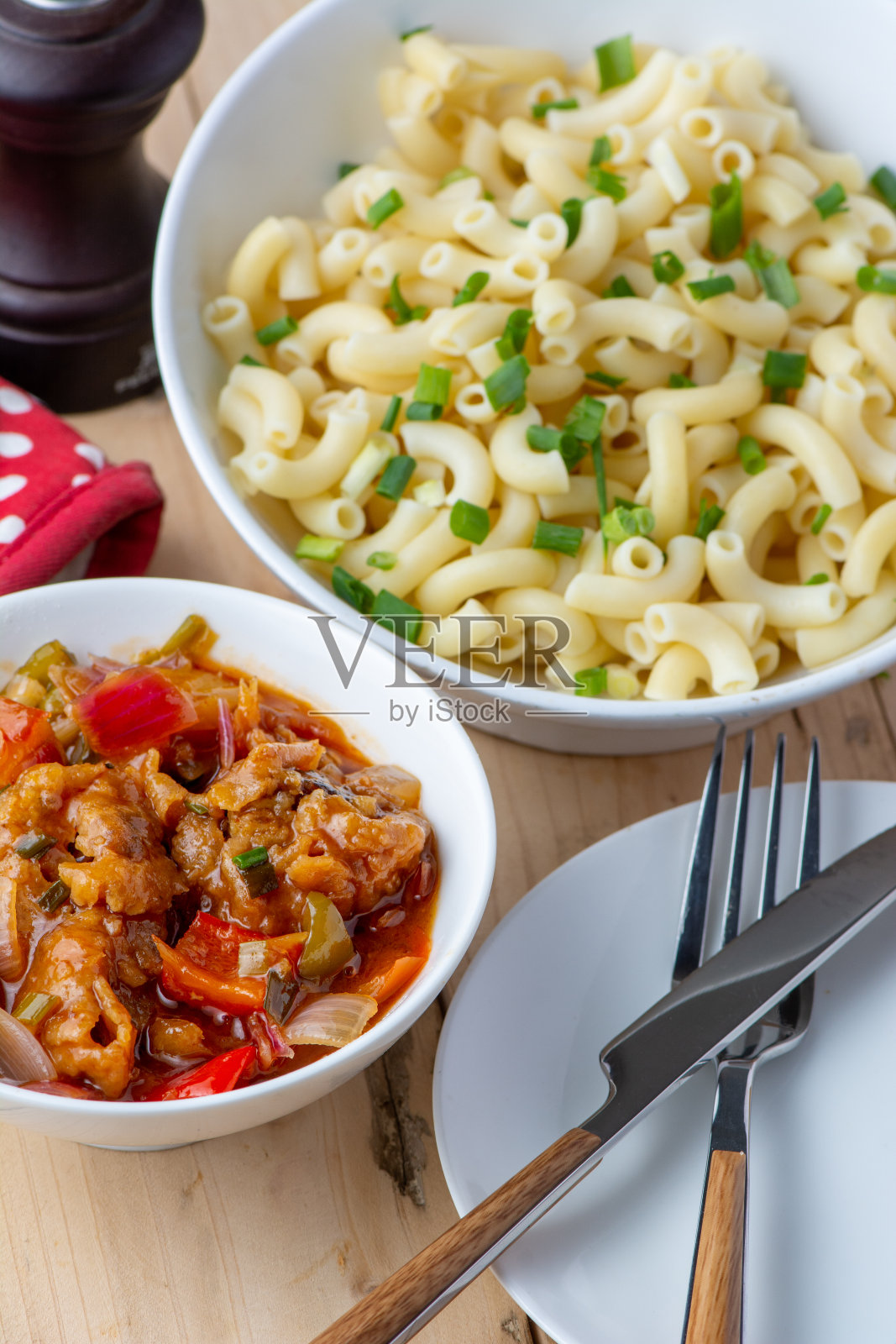 通心粉和酱汁照片摄影图片