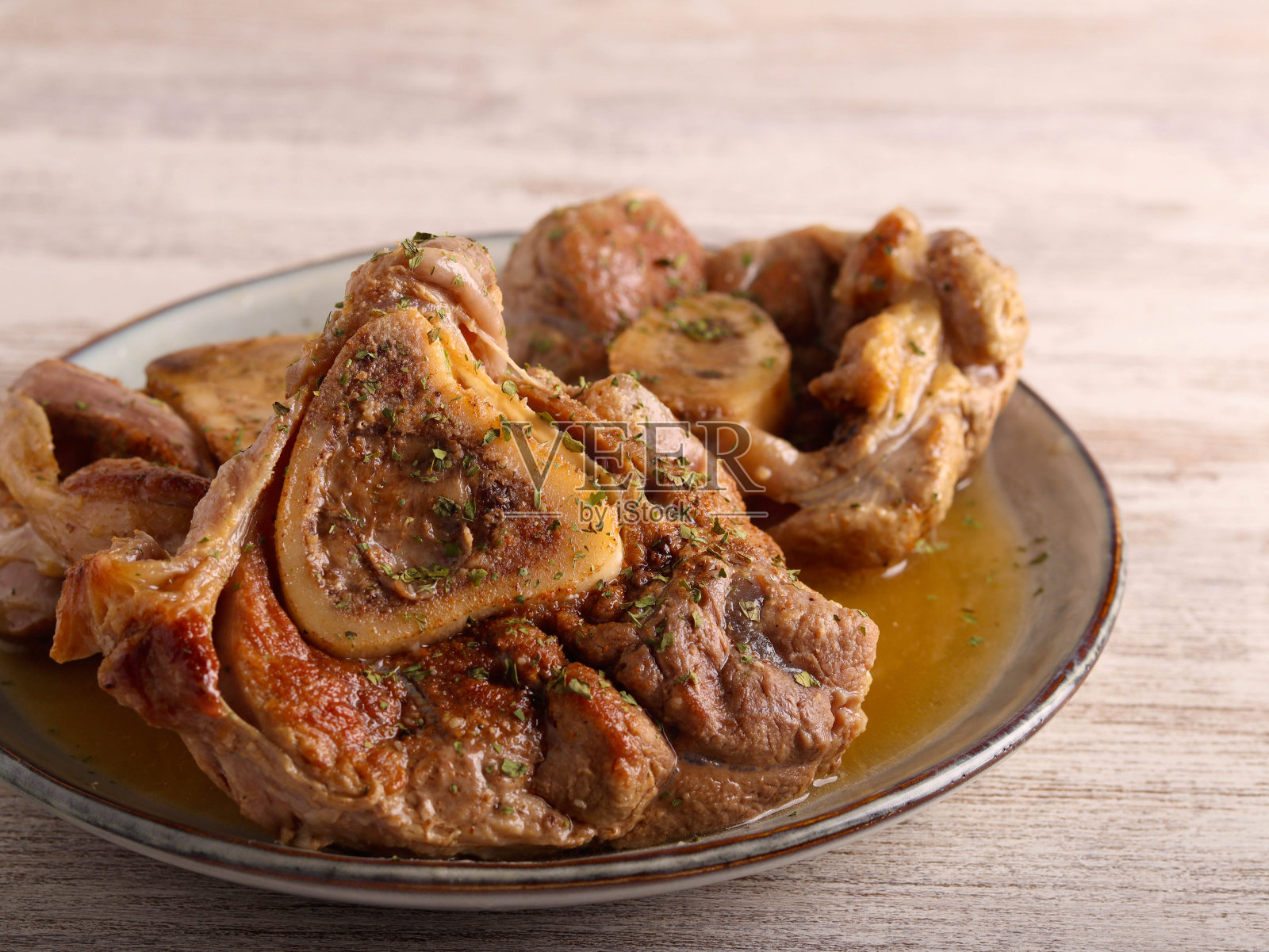 牛膝炖小牛肉照片摄影图片