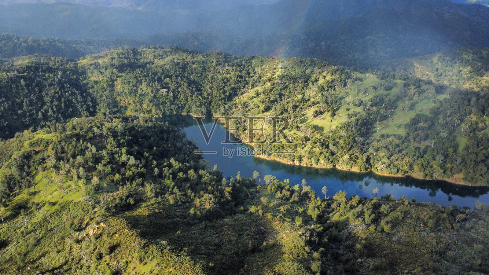 湖Nacimiento照片摄影图片
