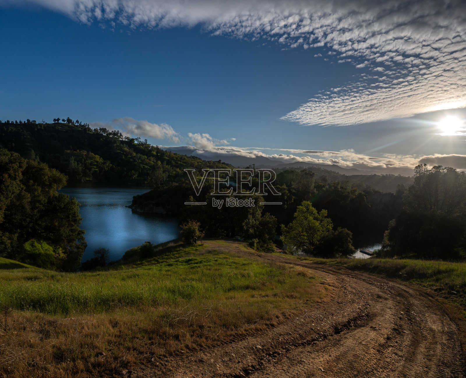 湖Nacimiento照片摄影图片
