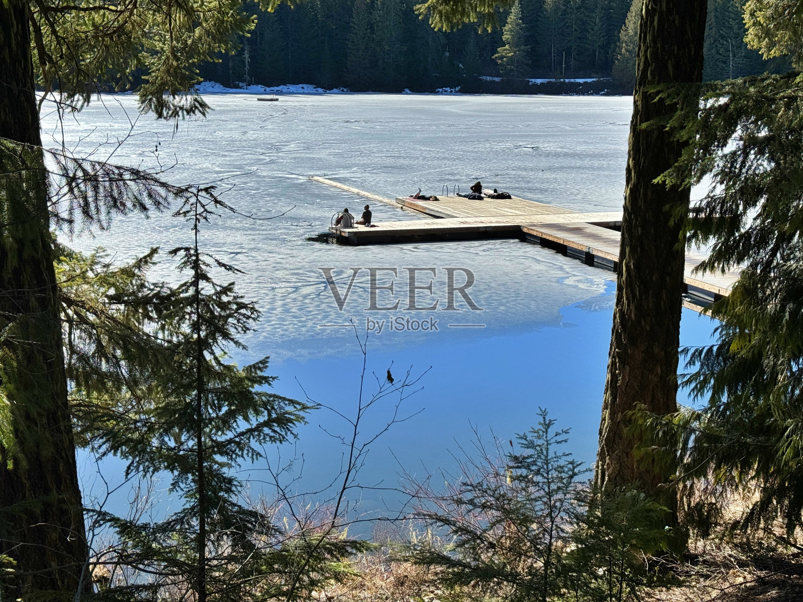 冰冻消失的湖照片摄影图片