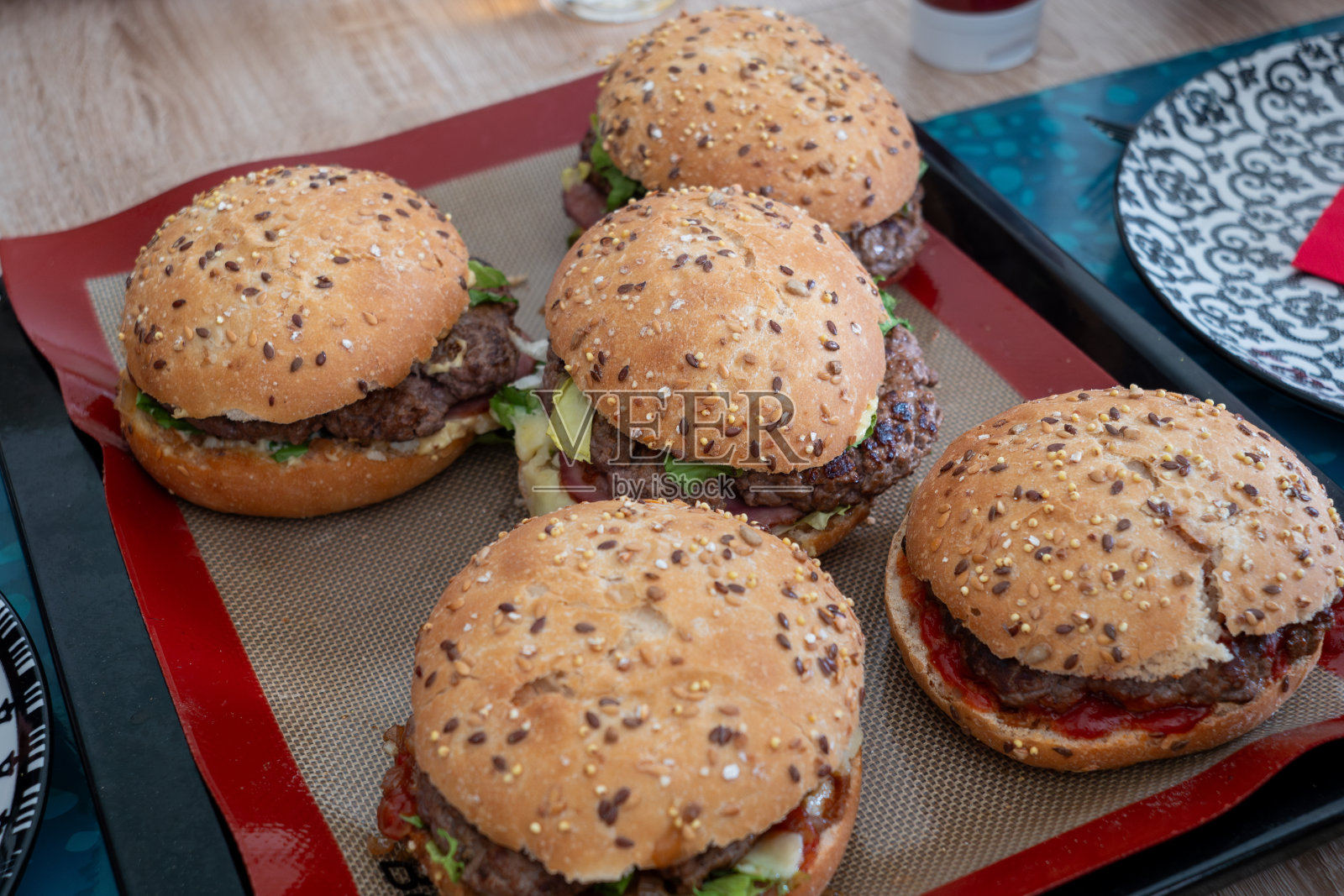 自制汉堡的特写照片摄影图片