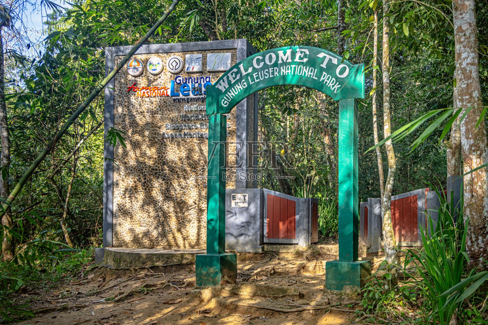 国家公园的入口大门照片摄影图片