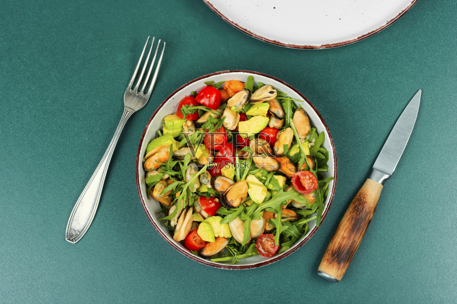 美味的海鲜贻贝沙拉照片摄影图片