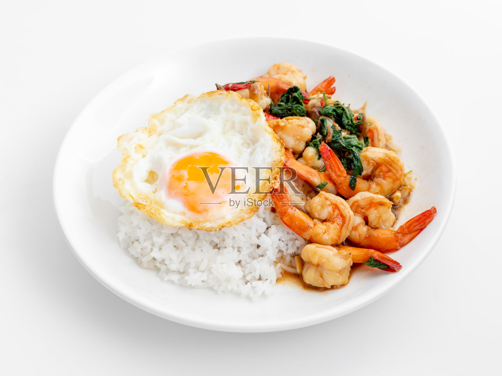 白底煎蛋炒虾饭照片摄影图片