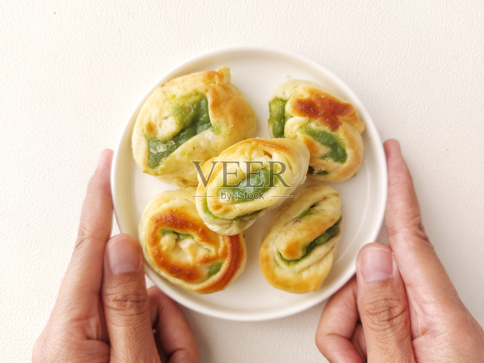 绿茶面包。照片摄影图片