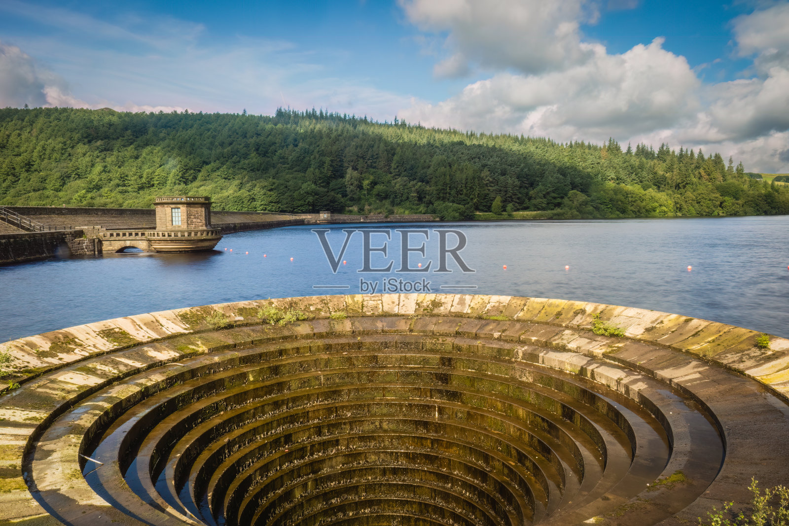 瓢虫水库堵孔照片摄影图片