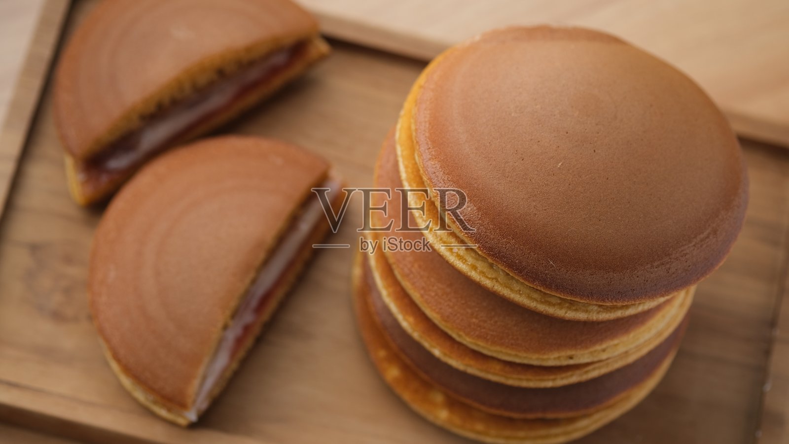 烧是一种日式甜点。照片摄影图片