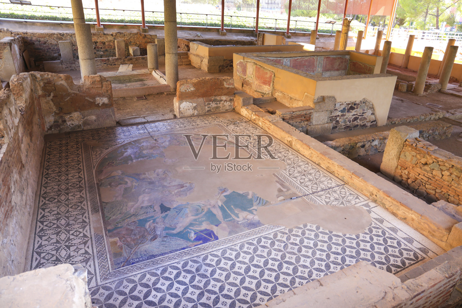 密特拉厄姆宫,梅里达城墙外的罗马建筑照片摄影图片