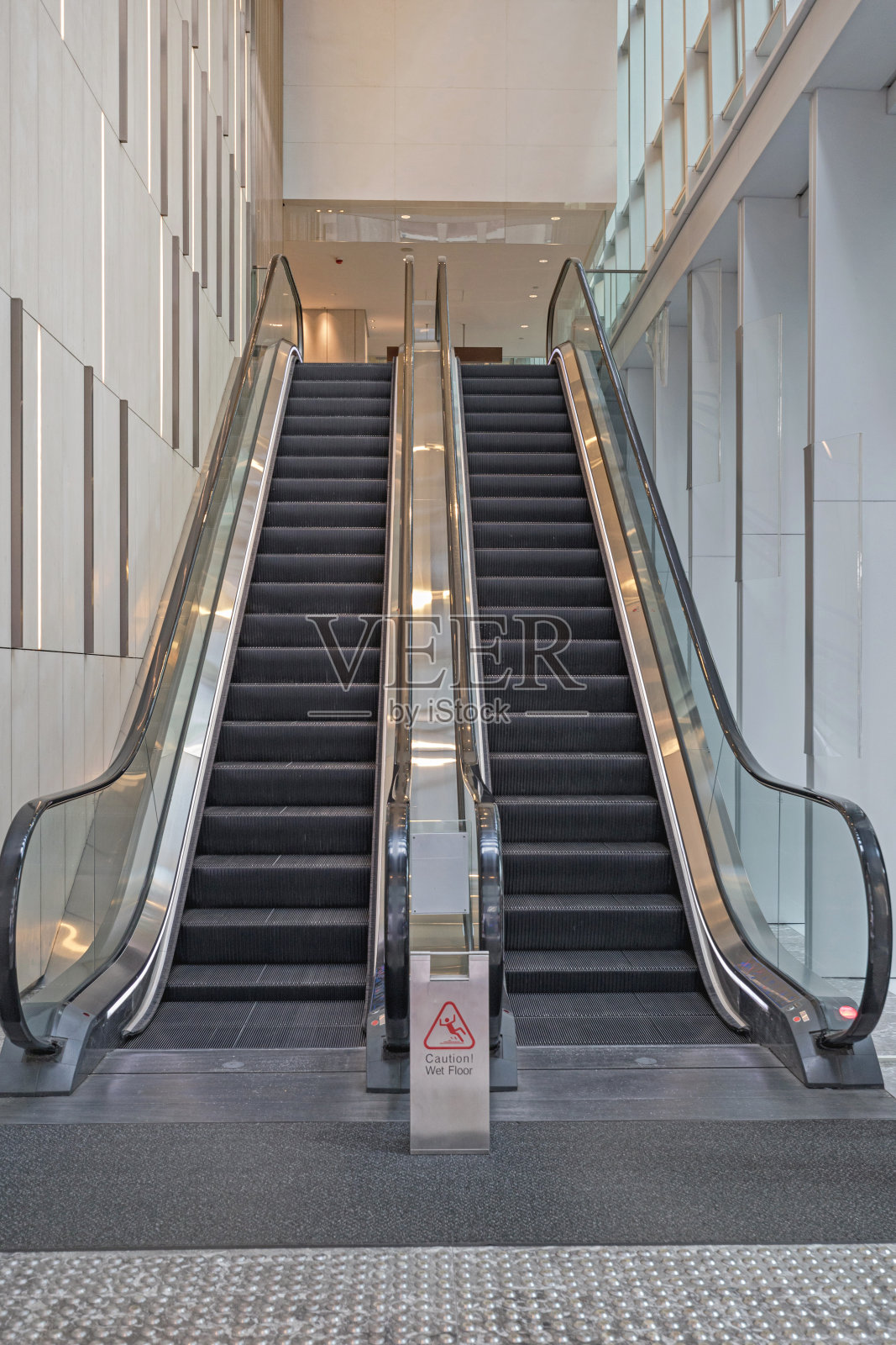 双扶梯入口照片摄影图片
