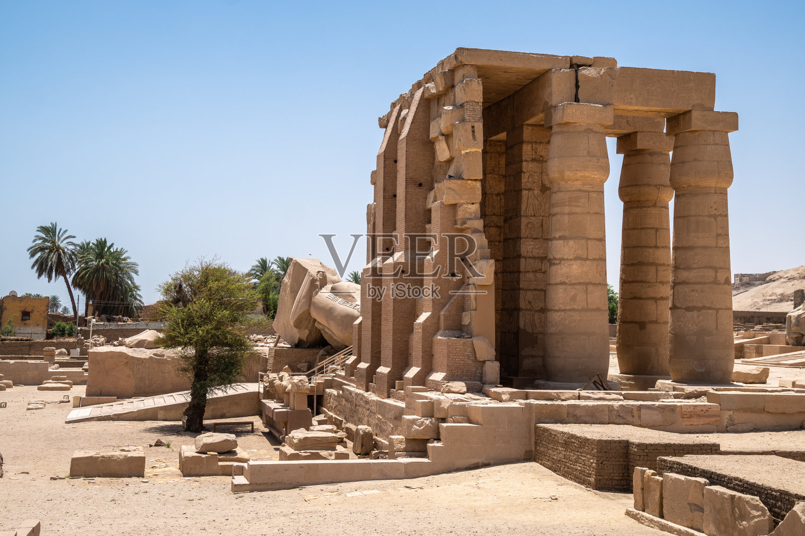 卢克索拉美西斯神庙（古埃及）照片摄影图片