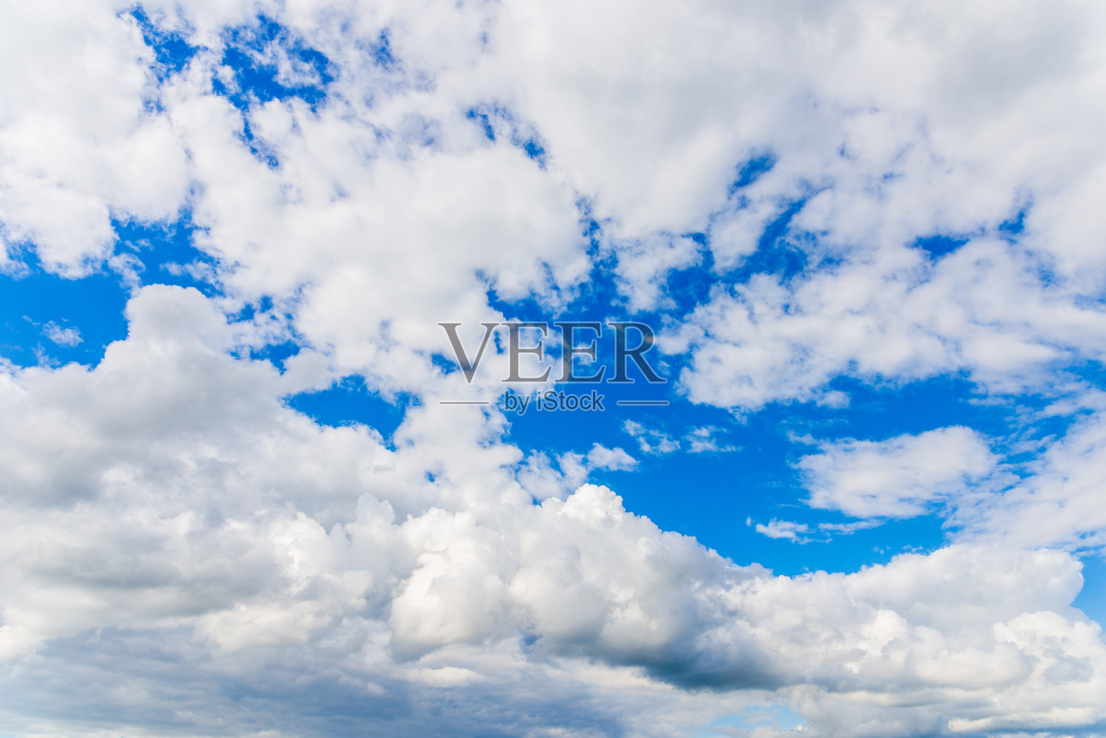 天空,云层背景。美丽的蓝天与白云背景，壁纸。照片摄影图片