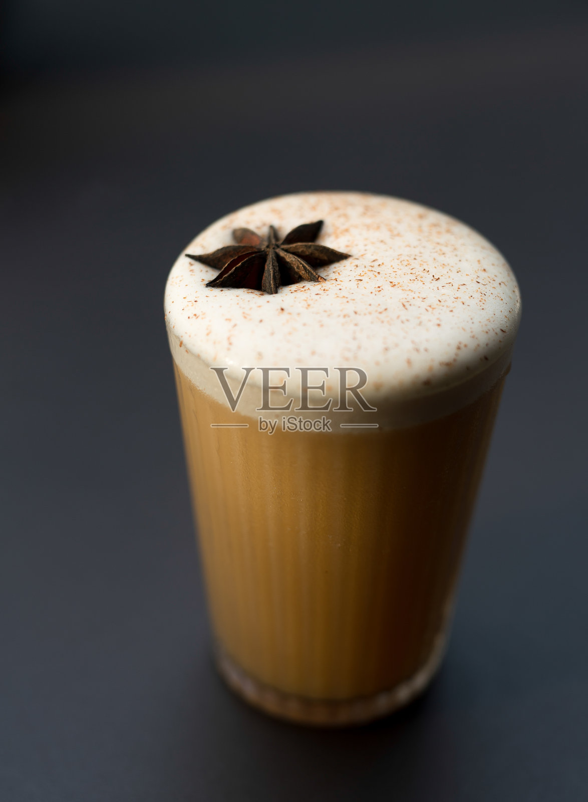 印度鸡尾酒拿铁照片摄影图片