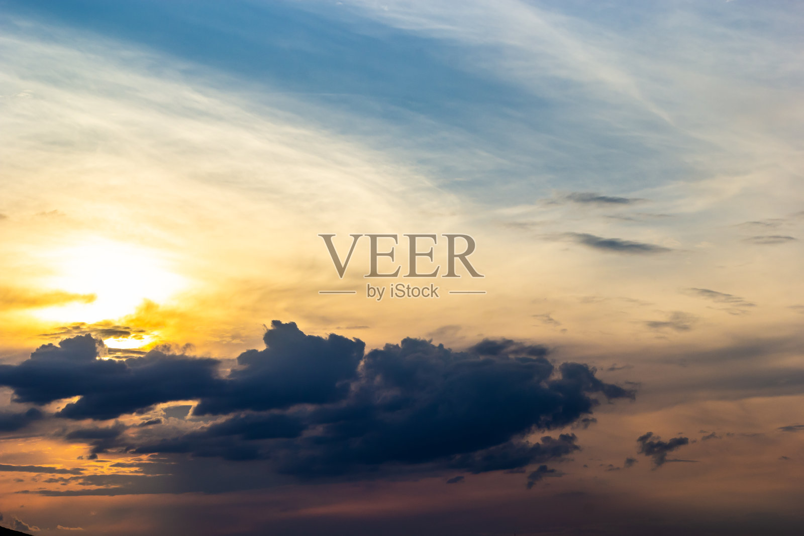 戏剧性的日落和日出天空照片摄影图片