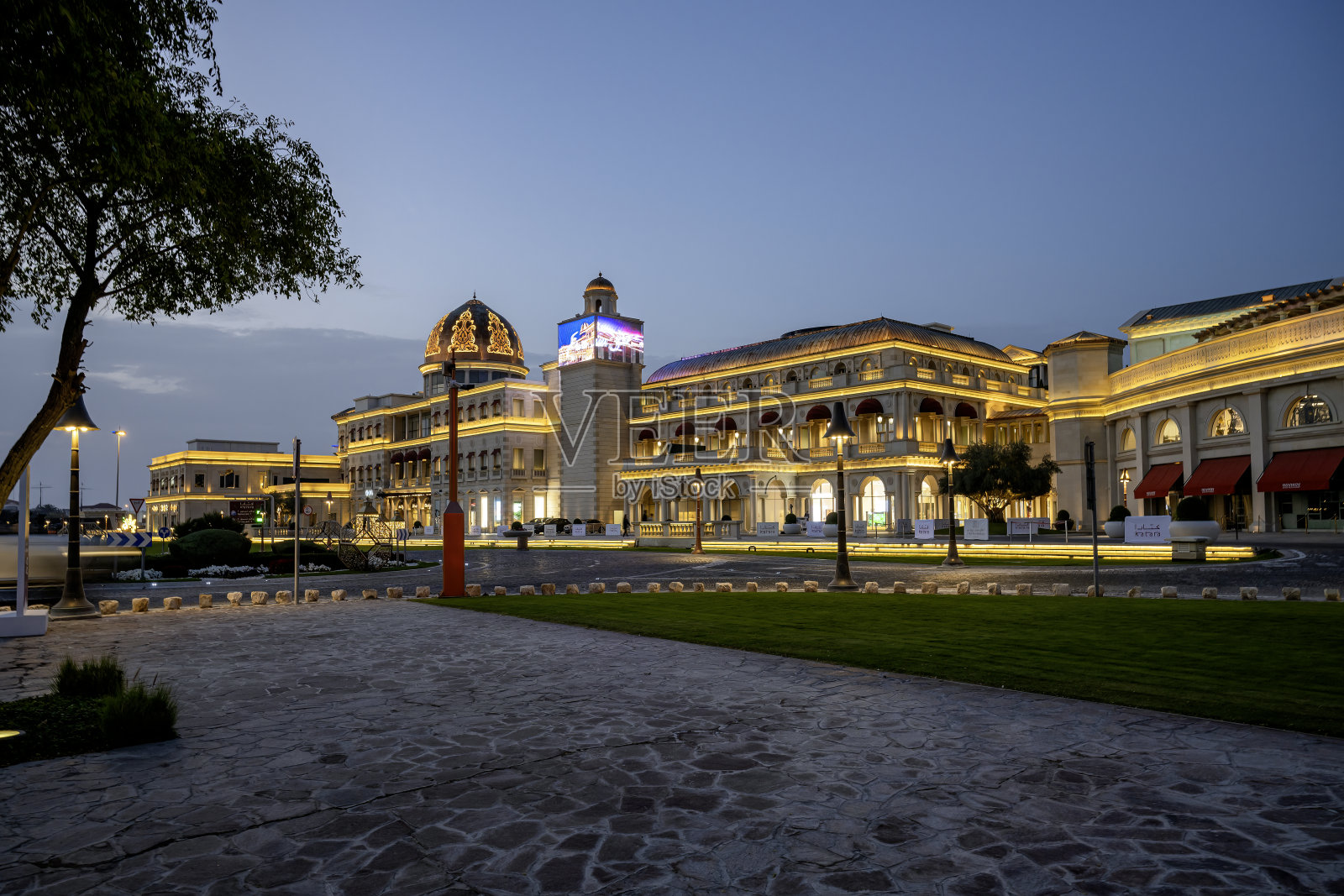 卡塔尔多哈卡塔拉文化村老佛爷百货商场的建筑照片摄影图片