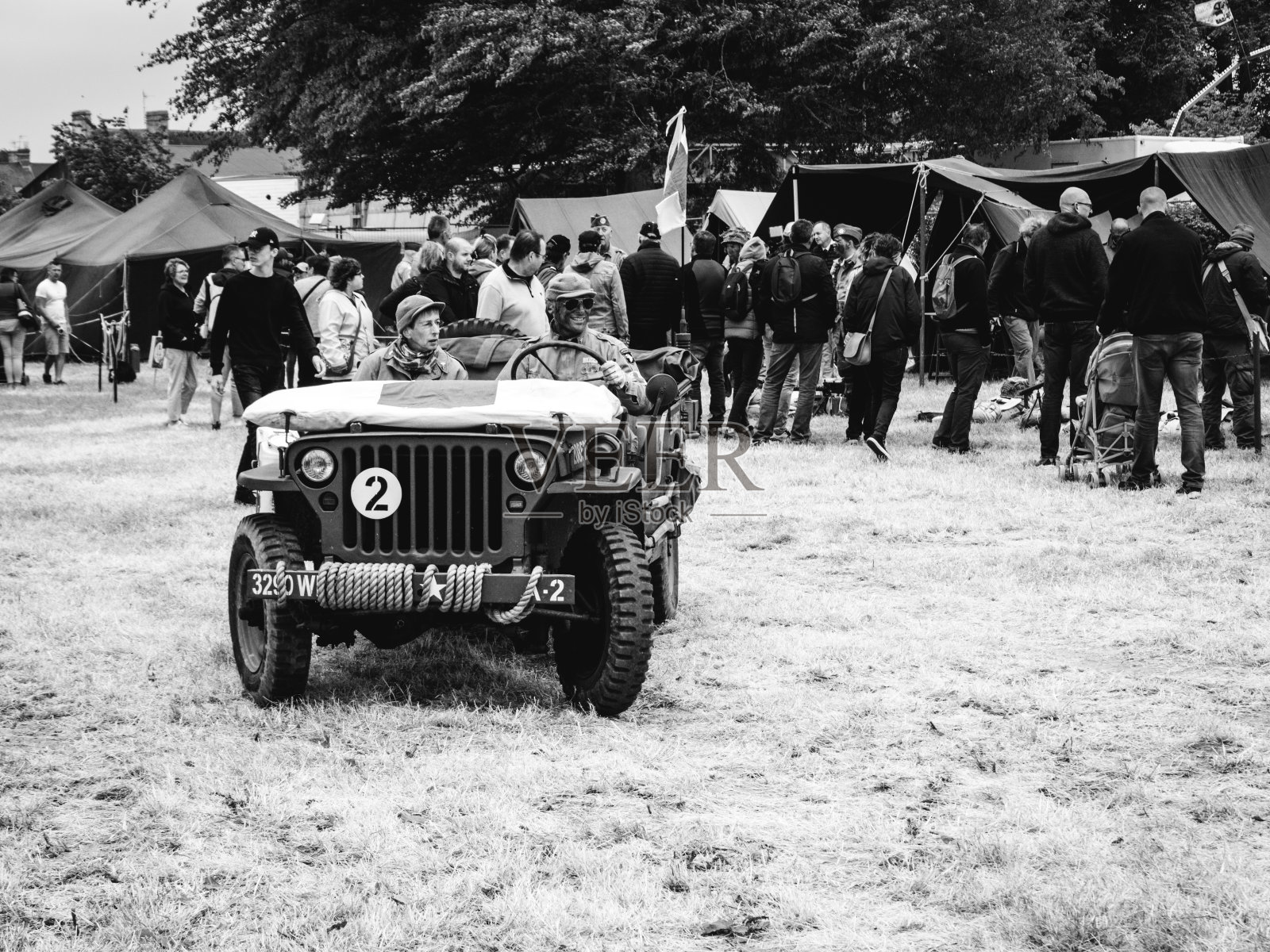 二战纪念活动。士兵军营重建照片摄影图片