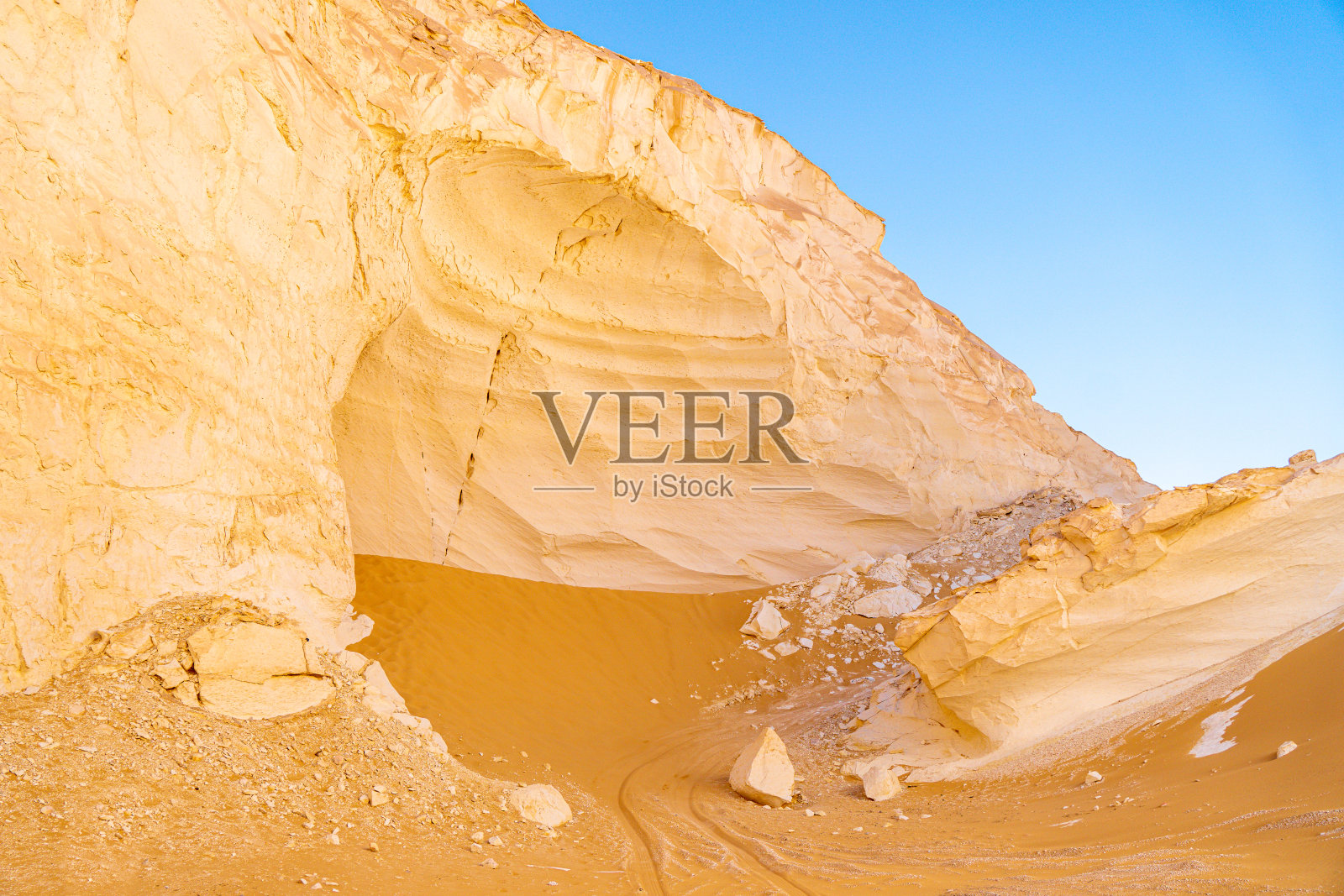 白色沙漠国家公园，粉笔雕像，利比亚沙漠，埃及照片摄影图片