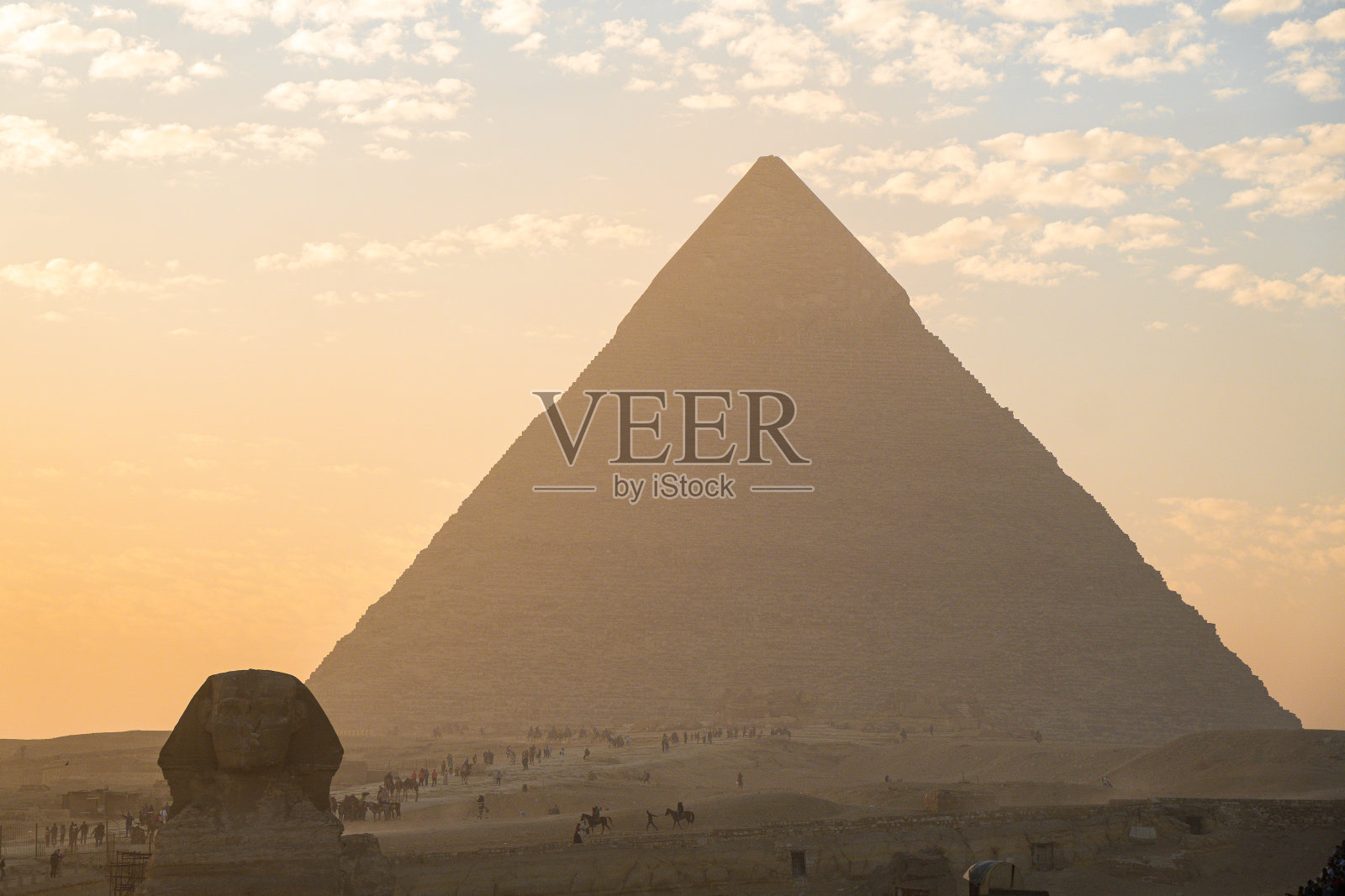 吉萨高地埃及金字塔照片摄影图片