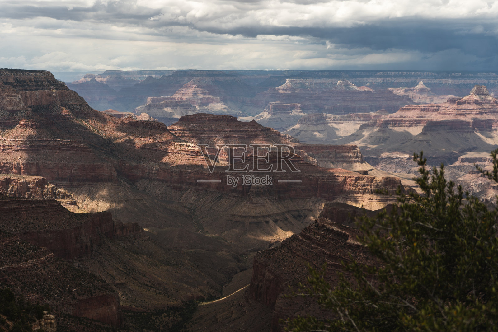 蓝天白云的大峡谷照片摄影图片