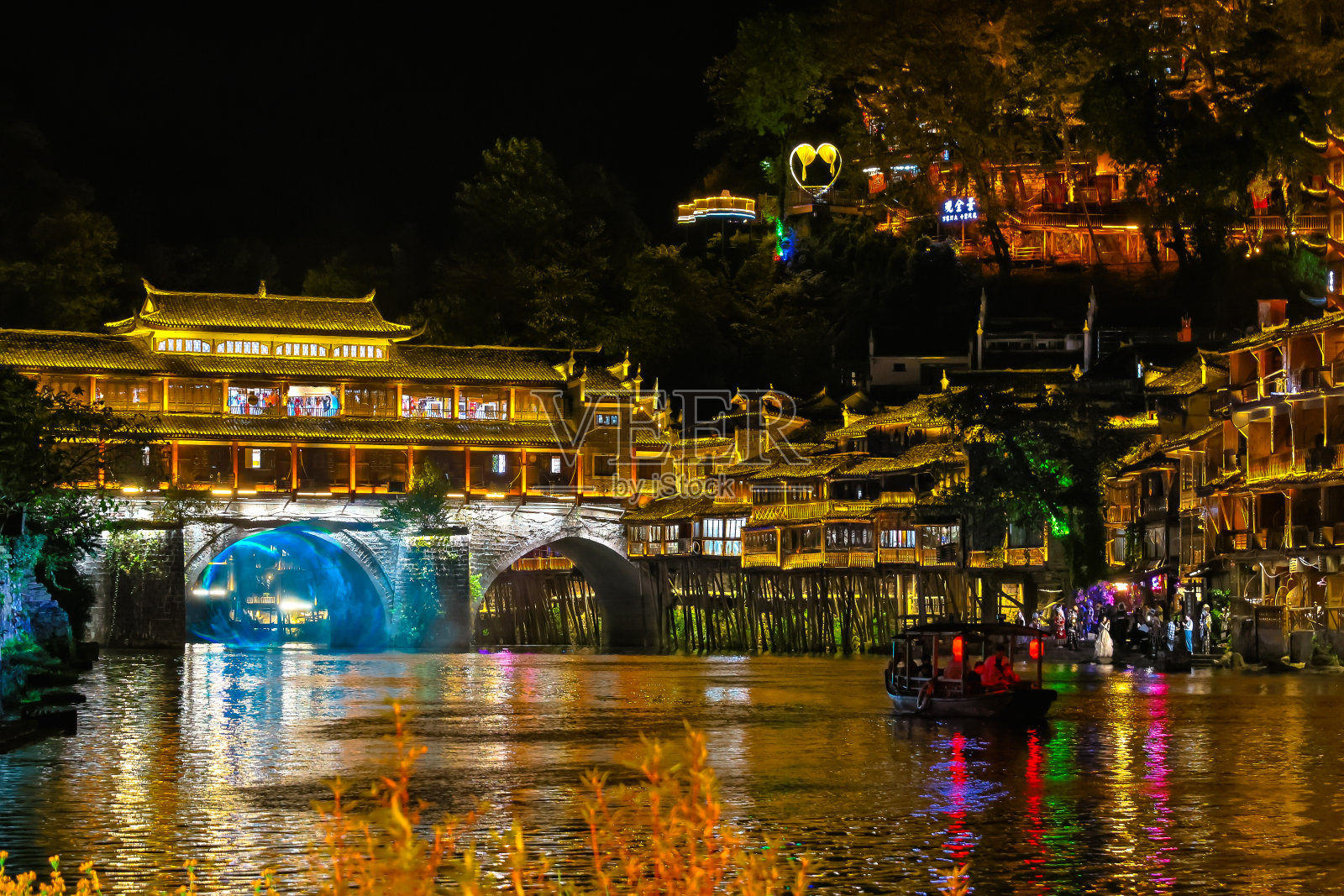 夜晚团江的美丽氛围照片摄影图片