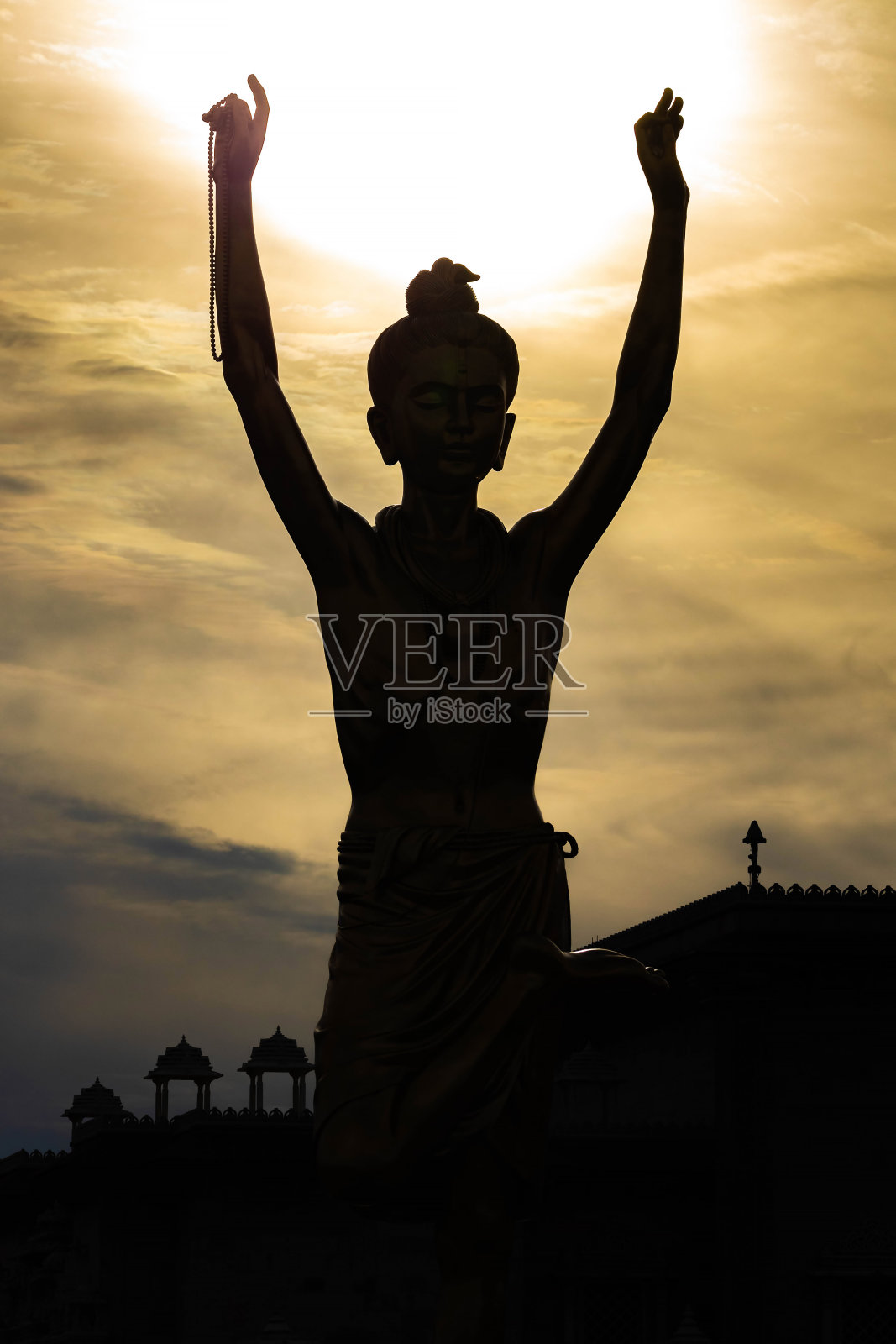 在BAPS Swaminarayan Akshardham的Nilkanth Varni金像照片摄影图片