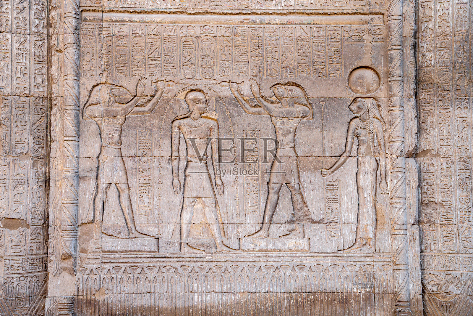 古埃及Khnum神庙的埃斯纳神庙令人难以置信的壁画照片摄影图片