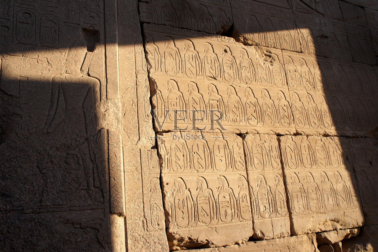 卡纳克底比斯大神庙柱式大厅与廊柱，古埃及照片摄影图片