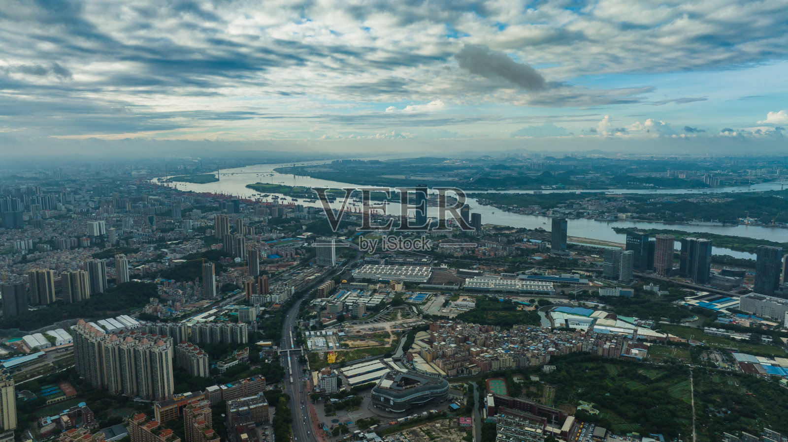 中国广州市老房子屋顶鸟瞰图照片摄影图片