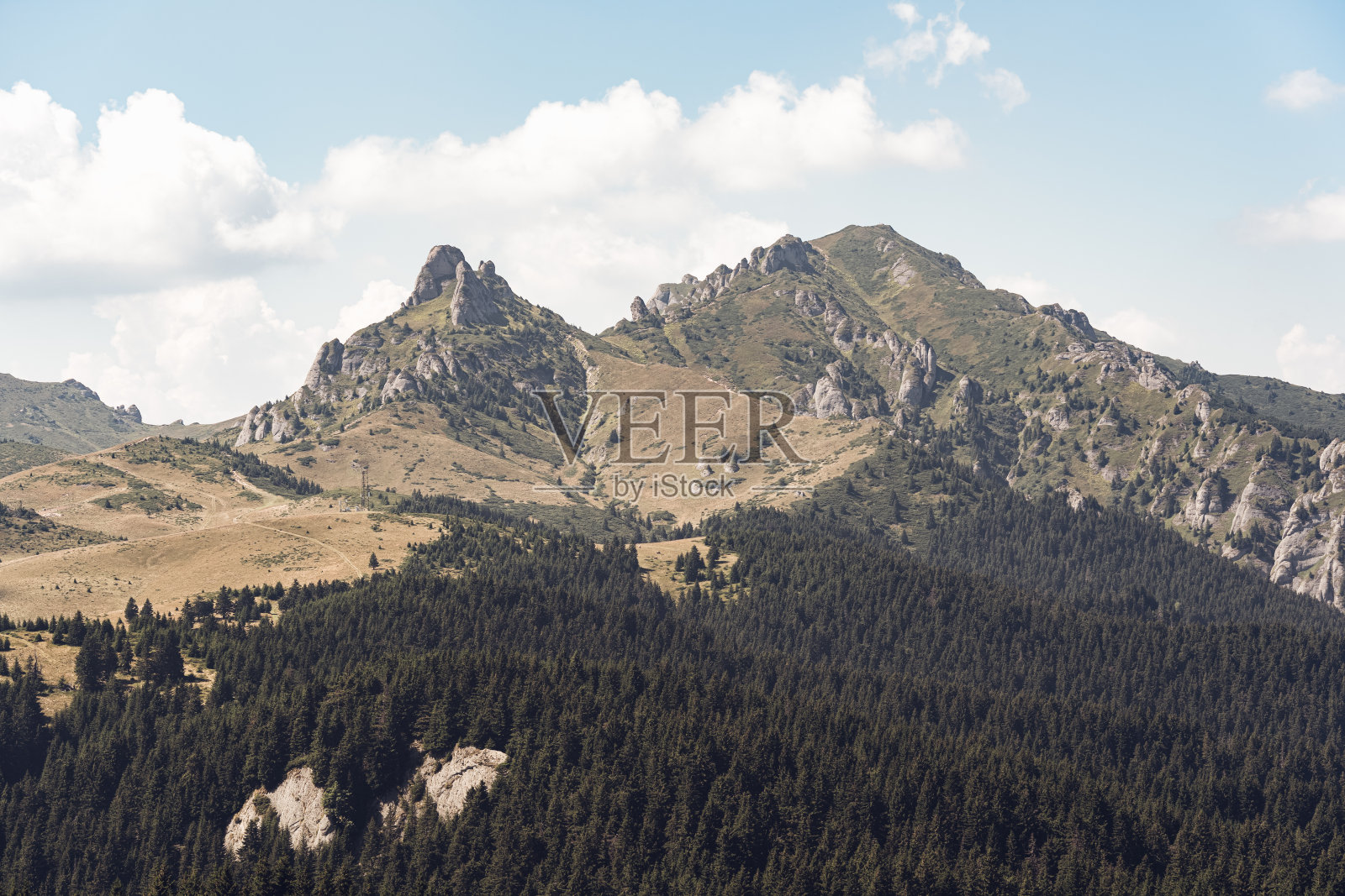 喀尔巴阡山脉部分的丘卡斯山脉风景优美照片摄影图片