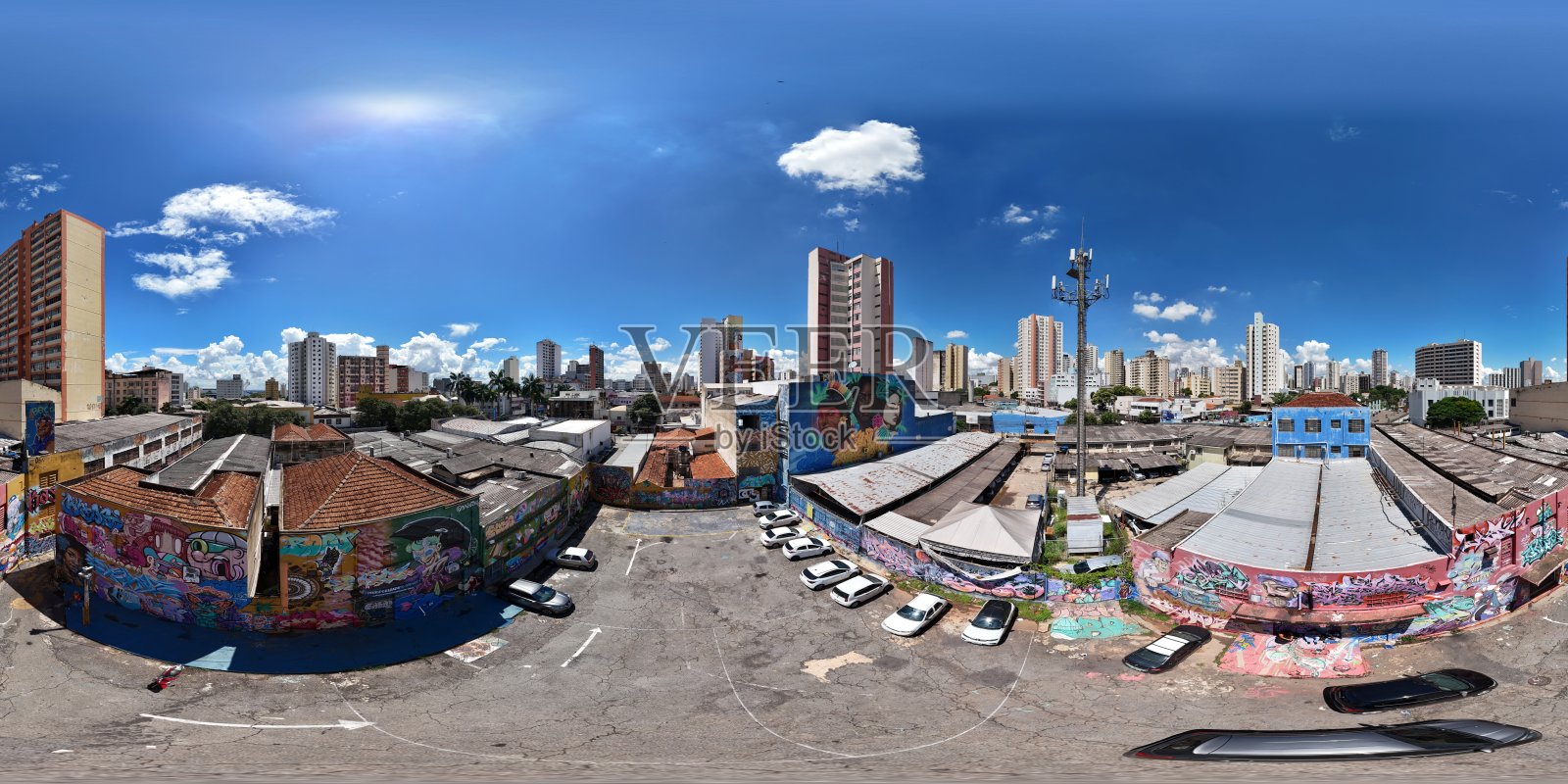 用无人机拍摄的360度航拍照片,位于巴西戈亚尼亚的著名艺术小巷Beco da Codorna照片摄影图片