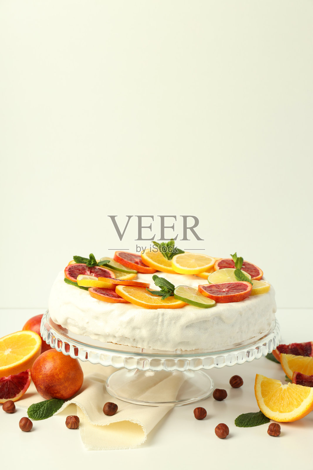 美味甜点的概念与蛋白派与柑橘，文字的空间照片摄影图片