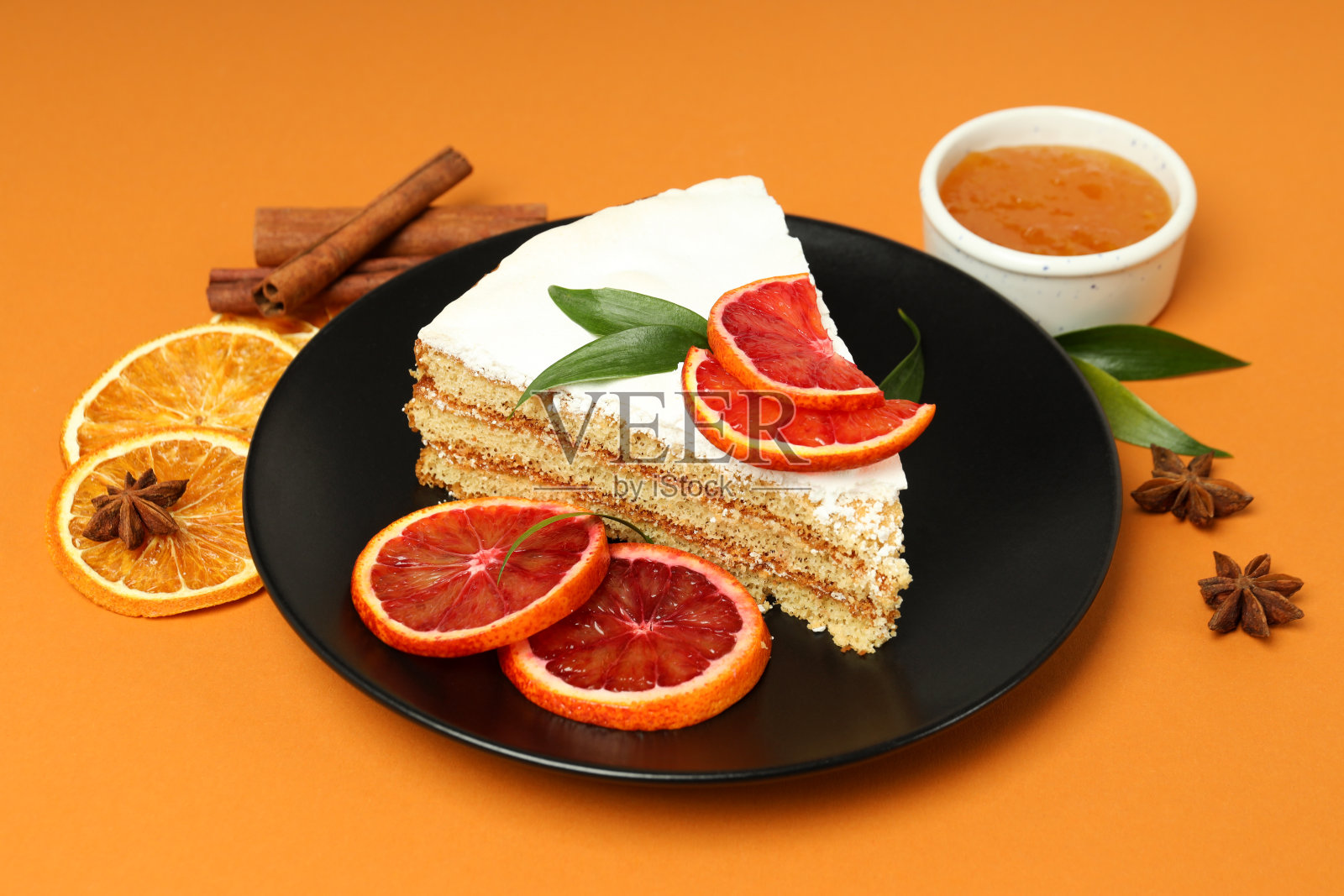 美味甜点的概念与蛋白派与柑橘，特写照片摄影图片