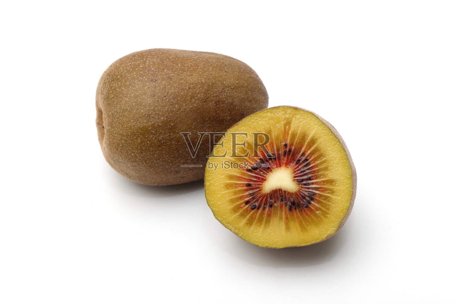 白色背景上的红色猕猴桃照片摄影图片