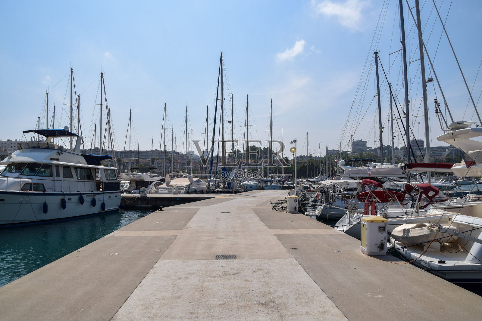 法国南部昂蒂布的沃邦港照片摄影图片