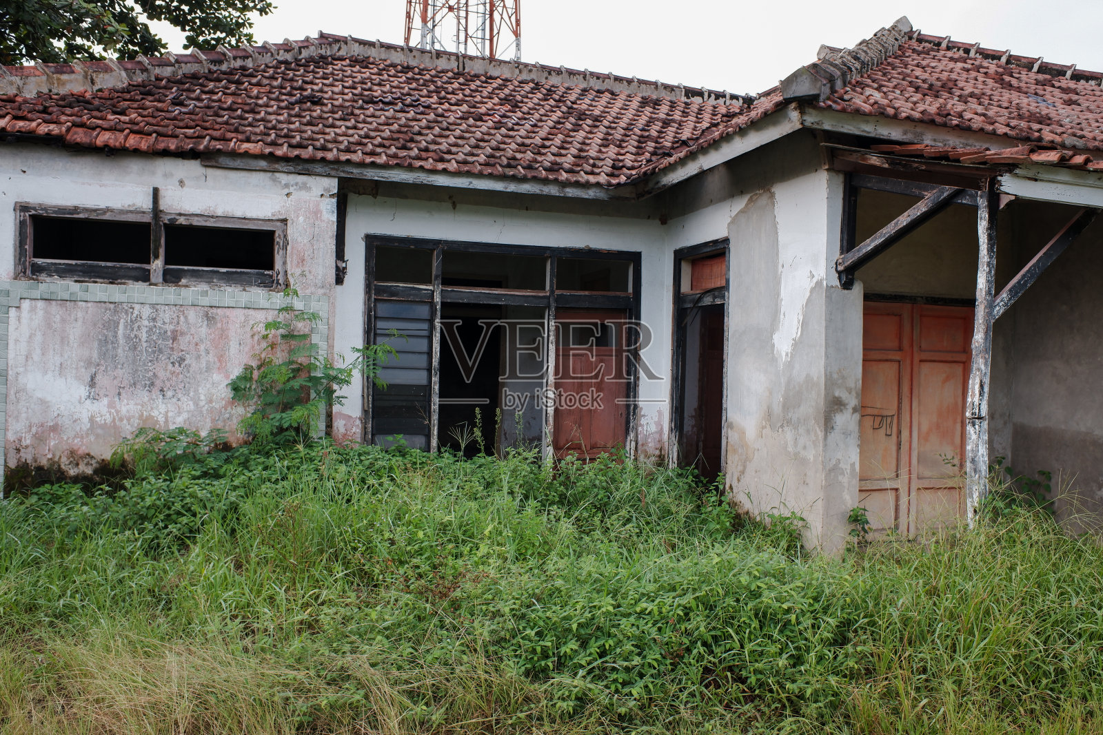 乡间无人居住的房屋照片摄影图片