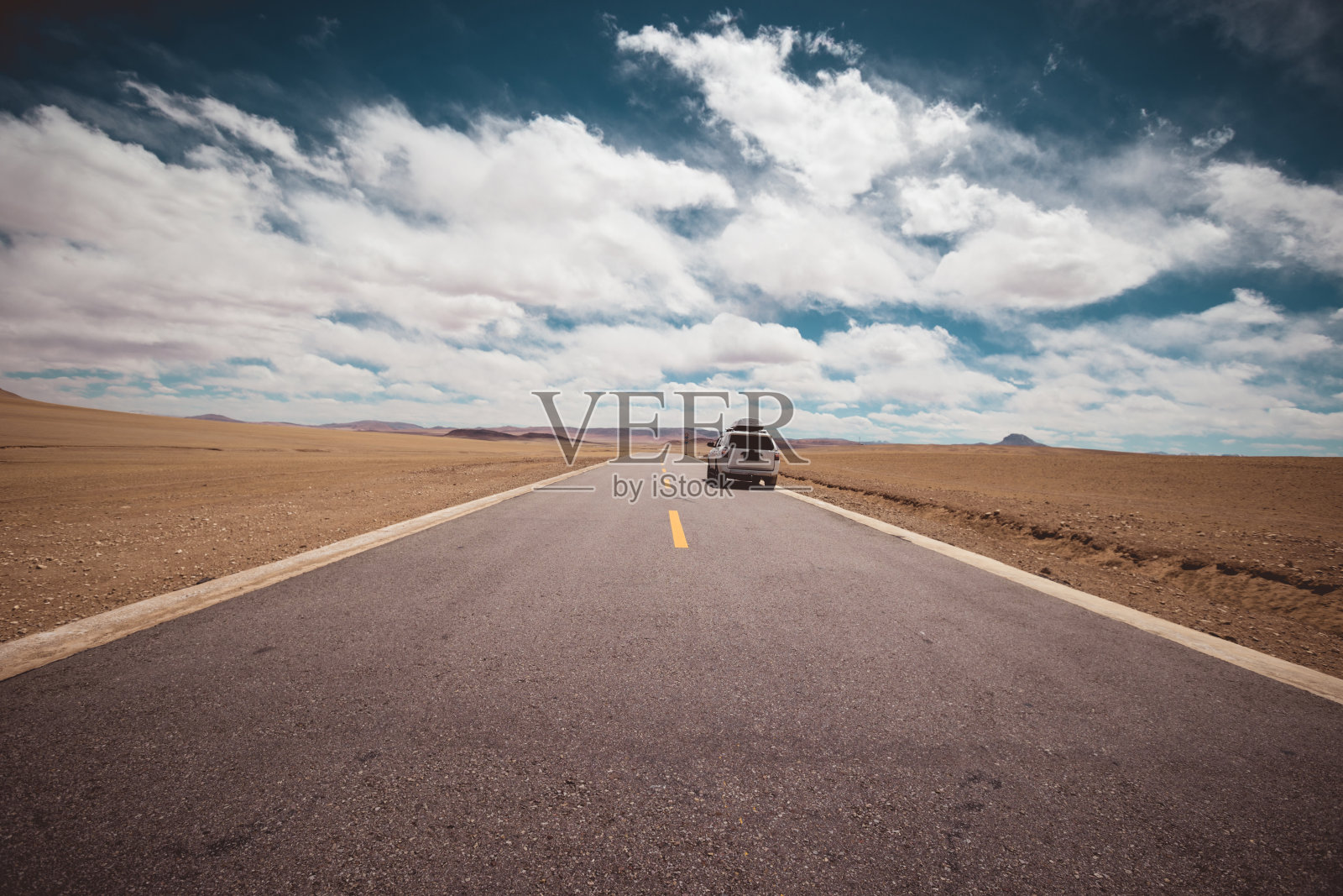 中国西藏的汽车自驾游照片摄影图片