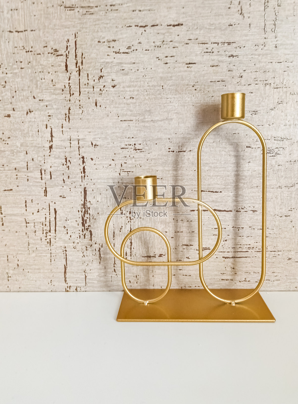 现代优雅的金色装饰烛台照片摄影图片