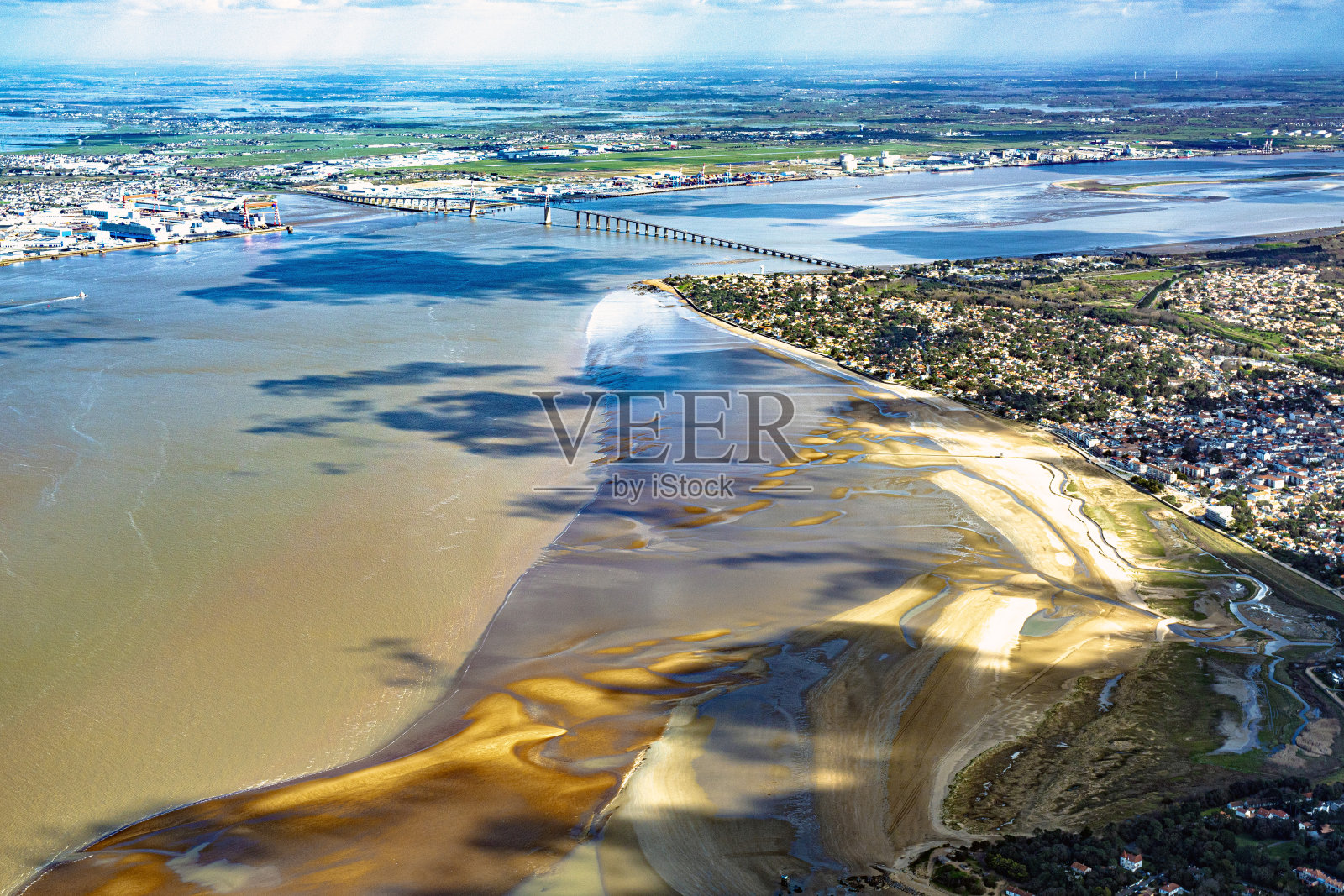 卢瓦尔河河口和大西洋后的拉博勒照片摄影图片