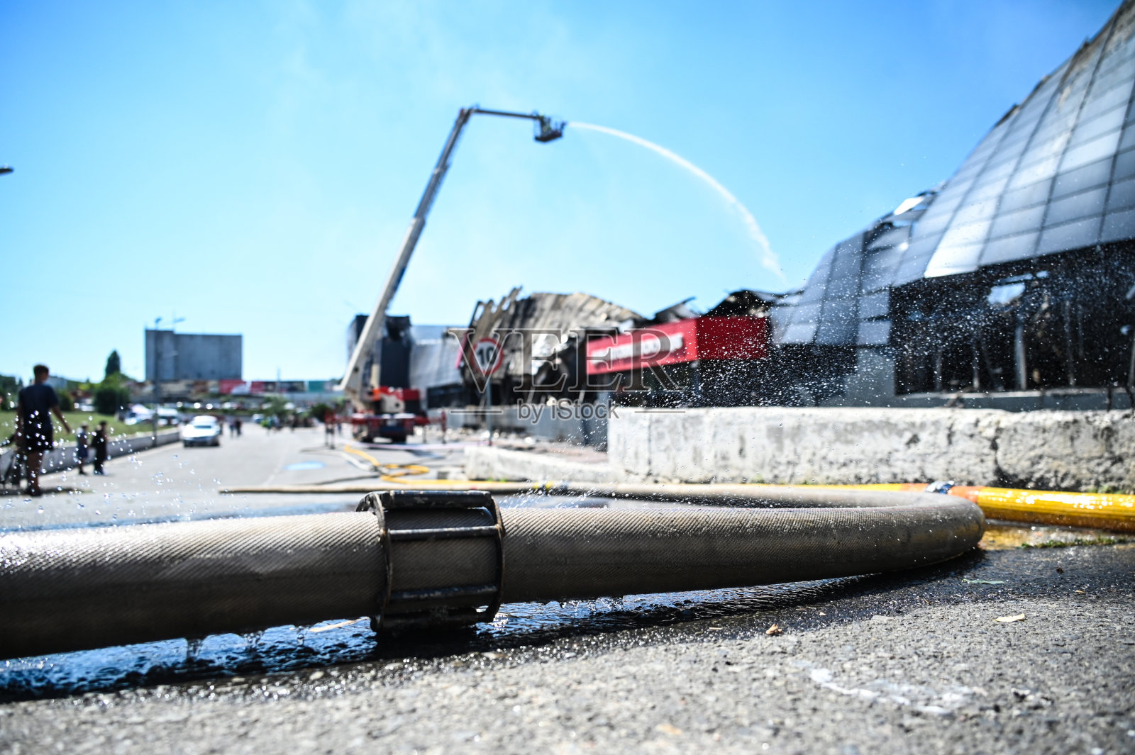 带塔的消防机照片摄影图片