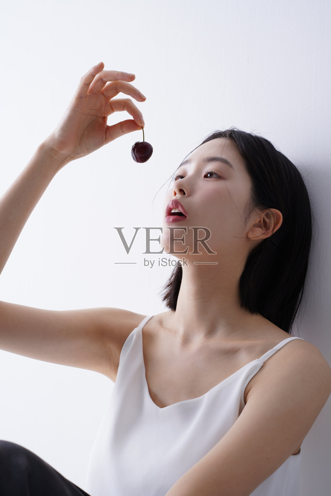 年轻的韩国女性自然色调的护肤形象照片摄影图片