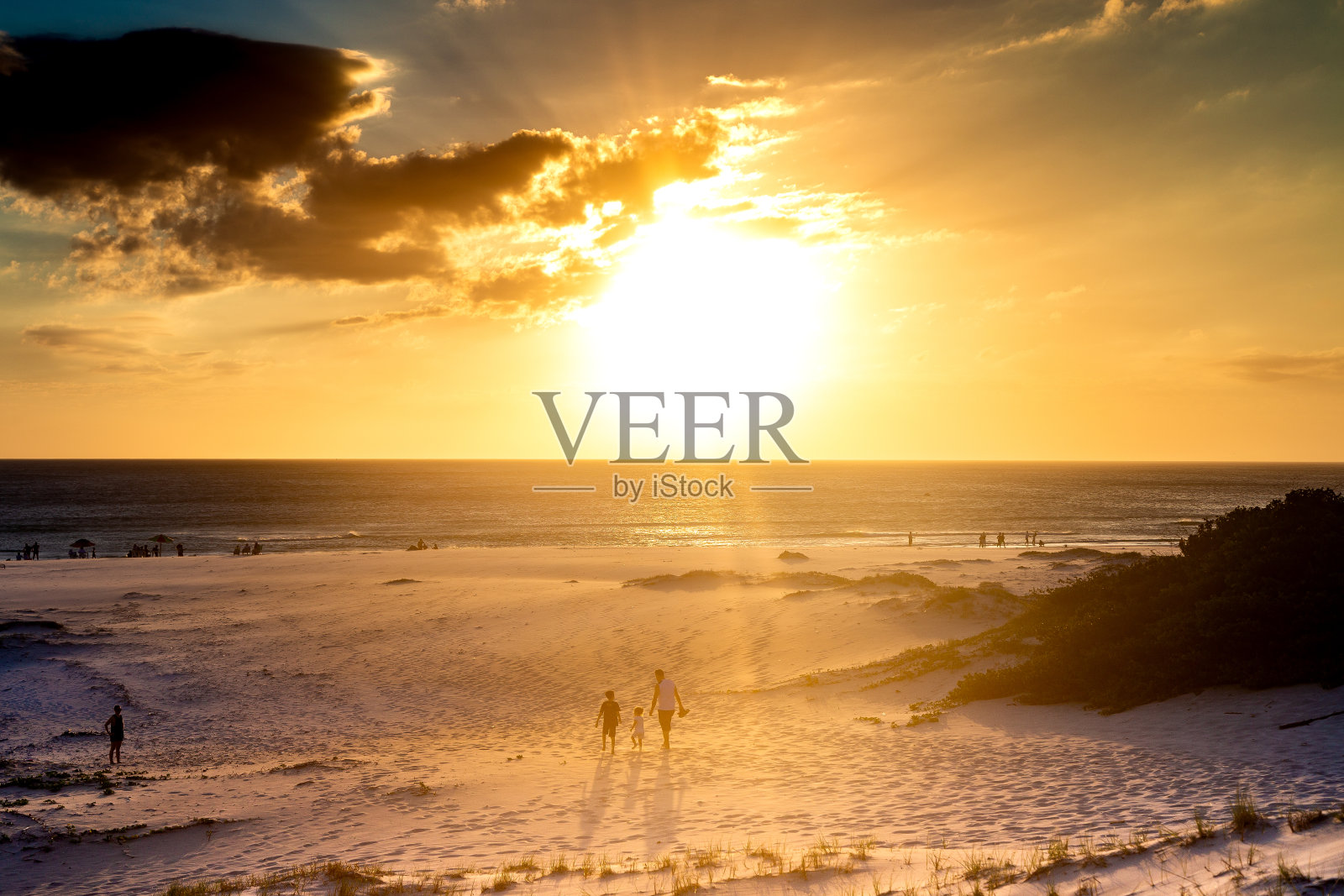 Arraial Do Cabo，里约热内卢，巴西。普拉亚格兰德海滩。照片摄影图片