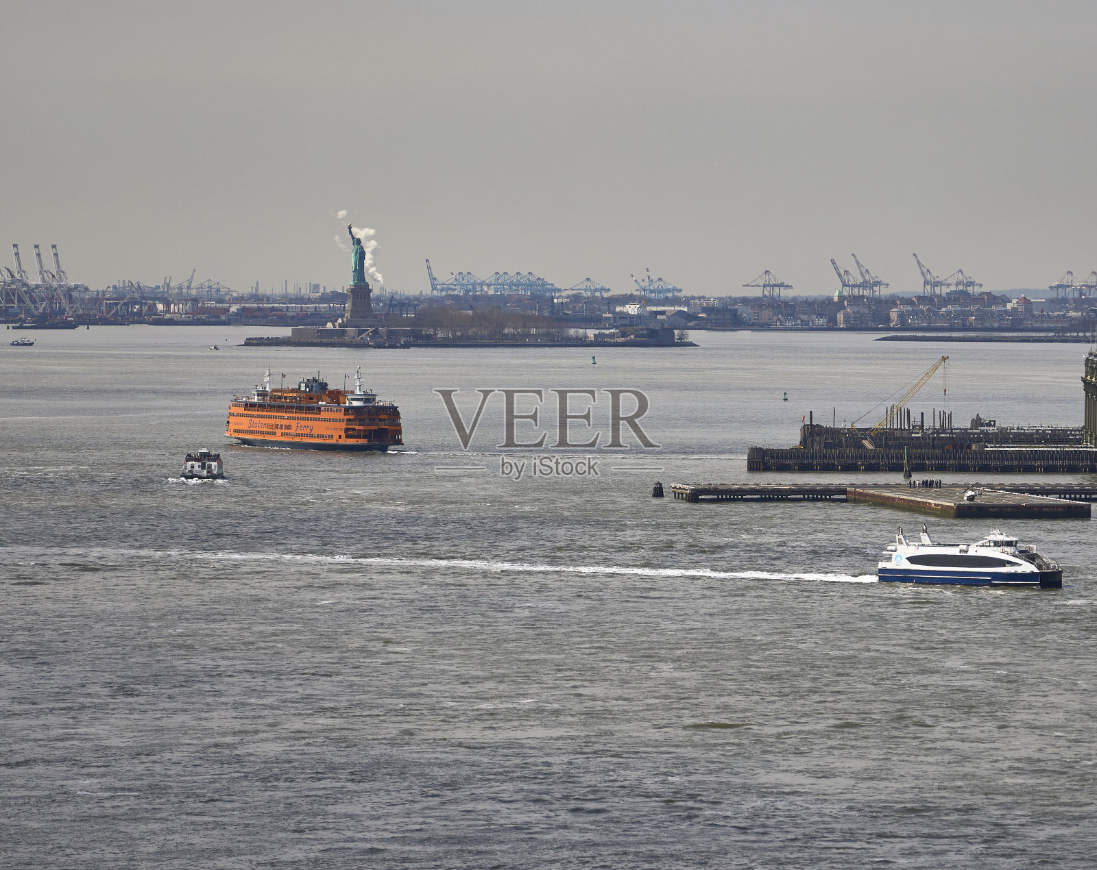 自由女神像。照片摄影图片