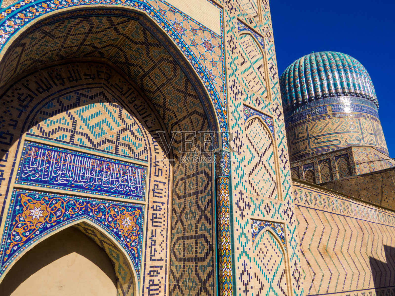 bibi - kanym清真寺(英文翻译:高级公主清真寺)，撒马尔罕，乌兹别克斯坦照片摄影图片