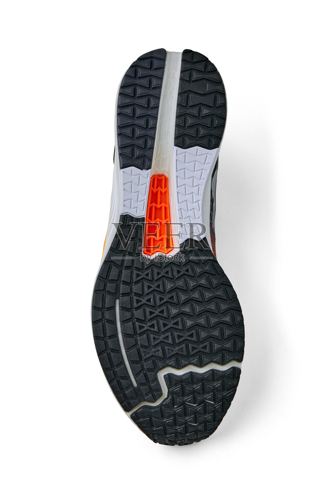 在白色背景上孤立的左侧运动运动鞋的沟槽花纹照片摄影图片