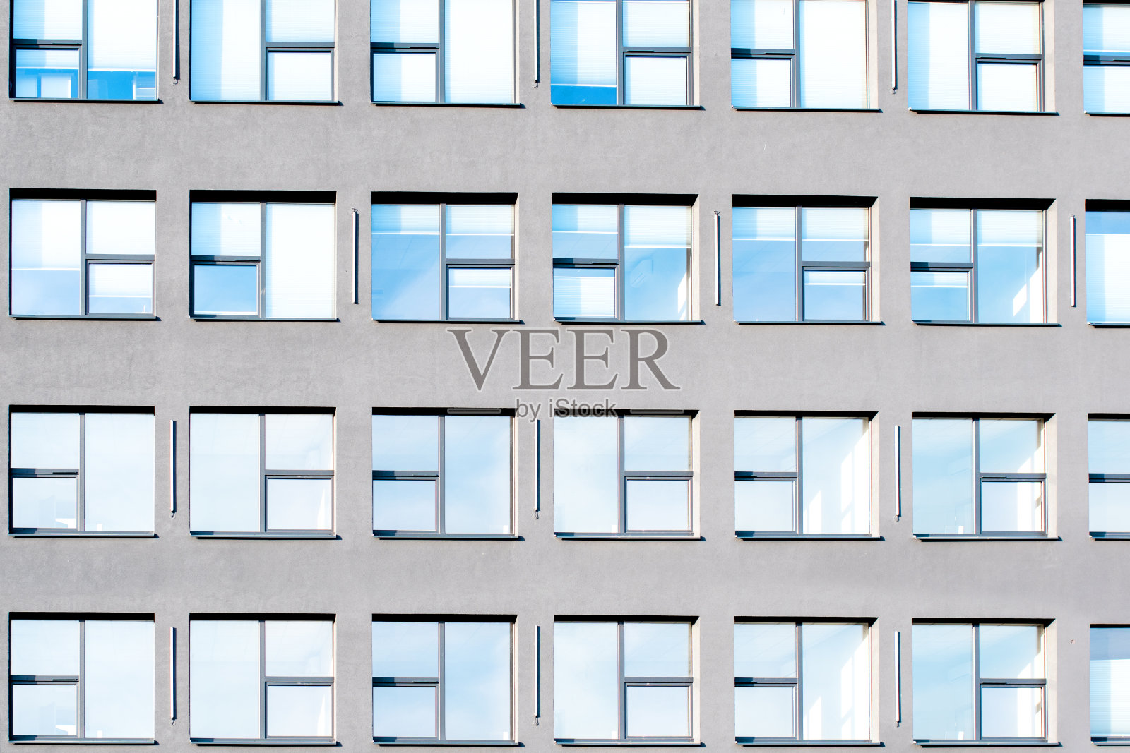 办公楼的许多窗户照片摄影图片