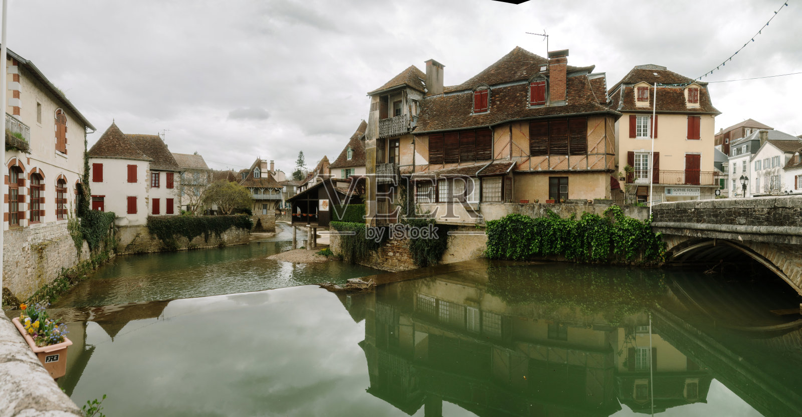 萨里·德·伯恩，法国照片摄影图片