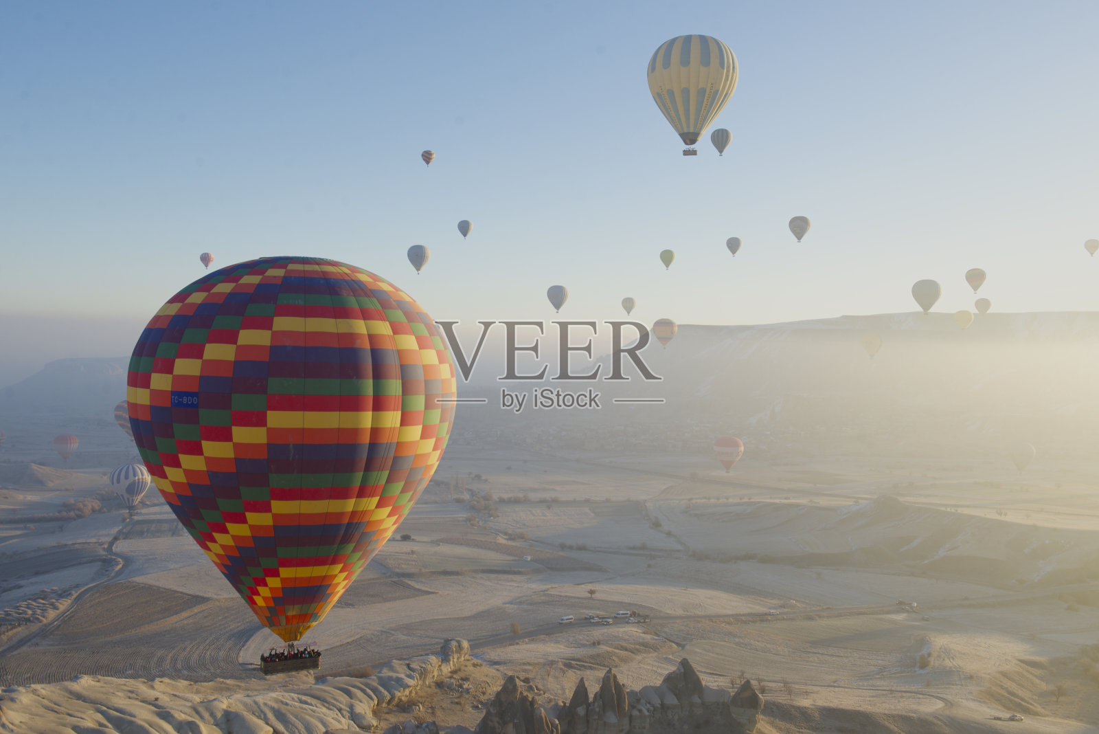 巨大的气球在卡帕多西亚，泰国。照片摄影图片