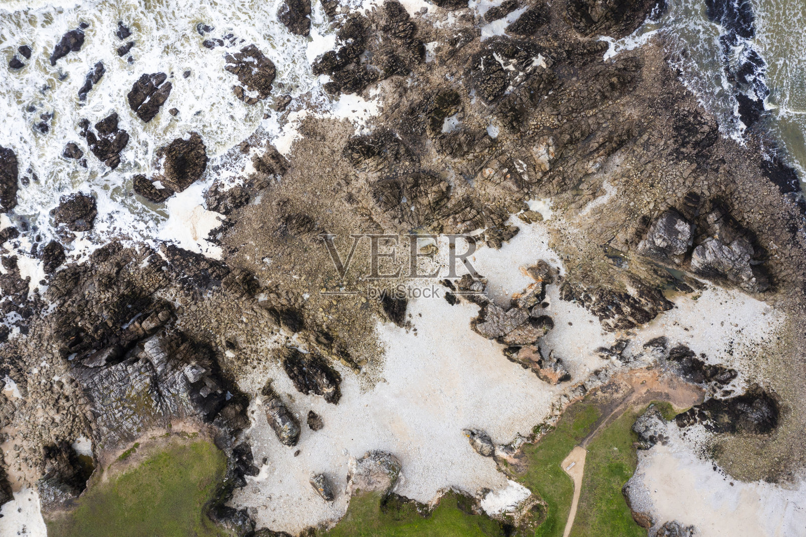 无人机拍摄的法国落基海岸。照片摄影图片